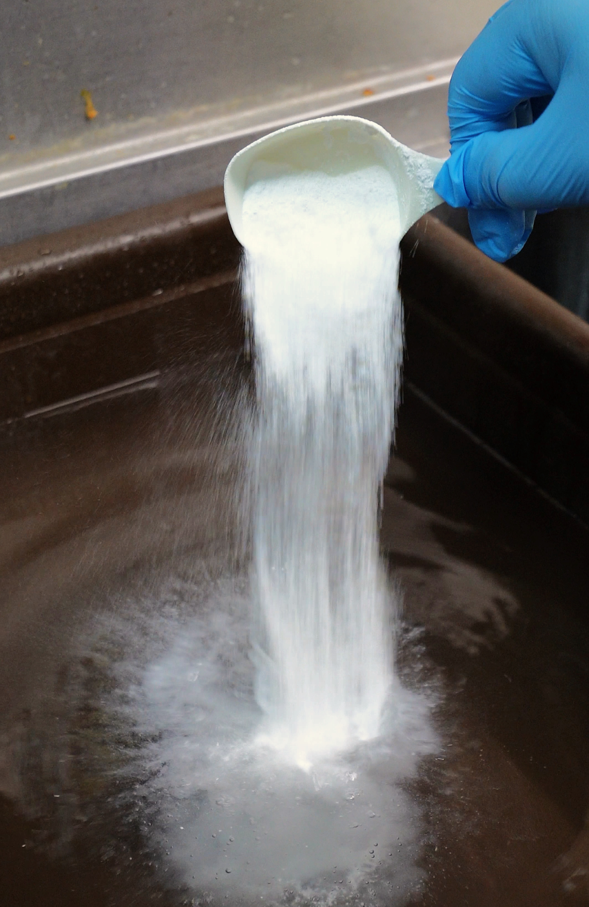 洗浄除菌液を準備する